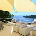 Apartment Chic Ploce